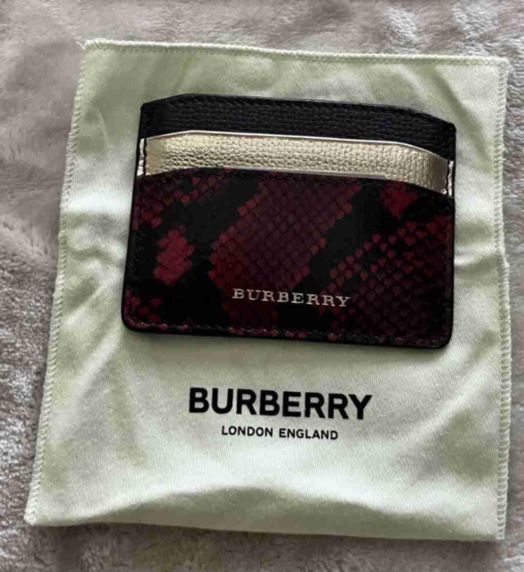 多伦多 衣包饰品 交易 Burberry 包包